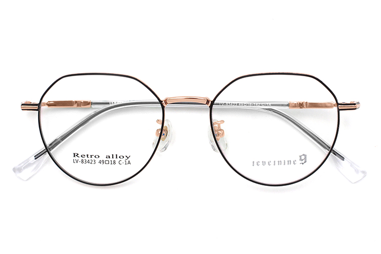 Últimas monturas de gafas para hombre: negras y doradas