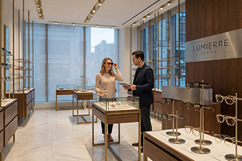 Monturas ópticas de marca privada para que cadenas minoristas creen colecciones de gafas exclusivas