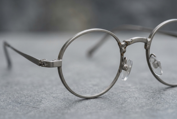 Debilidad estructural en titanio de baja calidad