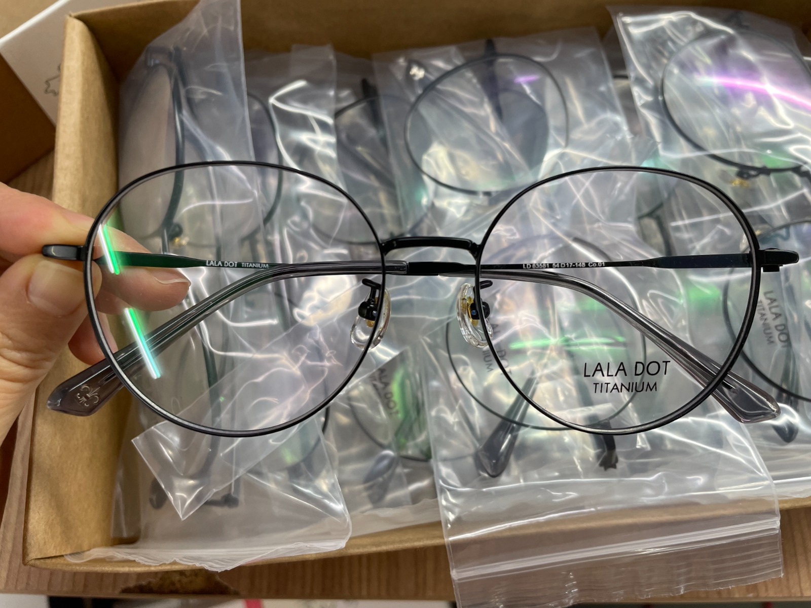 Serigrafía​​​​​​​​​​​​​​ para marcos metálicos