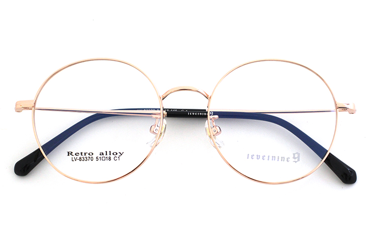 Monturas de ojos de moda: doradas