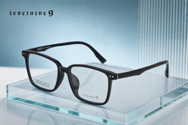 Monturas-de-gafas-levelNine-Ultem-con-construcción-ligera-y-duradera
